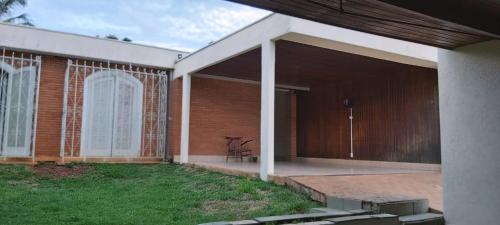 El edificio en el que está la posada