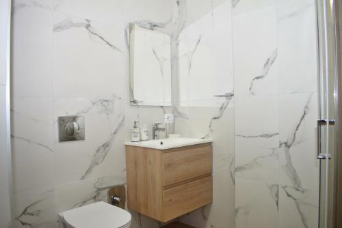 Minty Apartment - 145 - Image 3