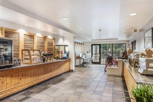 Dapur atau dapur kecil di Red Lion Inn & Suites Goodyear