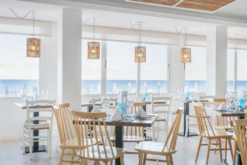Restoran atau tempat lain untuk makan di Hotel Atolon & Kaafu Beach Club