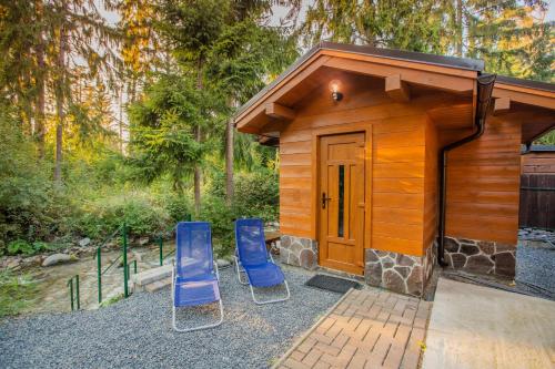 Taman di luar Apartmány a štúdiá Miroslav