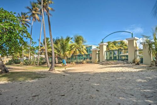 Galeriebild der Unterkunft Aquatika Resort Condo with Private Beach Access! in Loiza