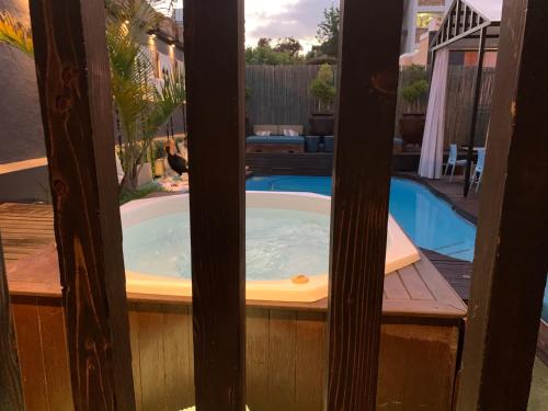La alberca dentro o cerca de Mountview Guest House