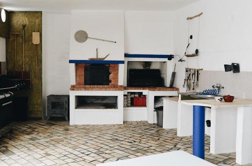 Η κουζίνα ή μικρή κουζίνα στο casa litoral