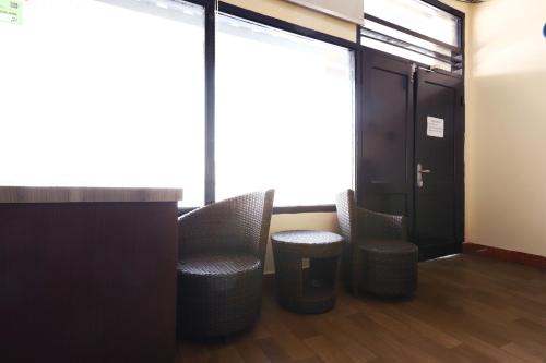 Χώρος καθιστικού στο RedDoorz near Pasar Klandasan Balikpapan