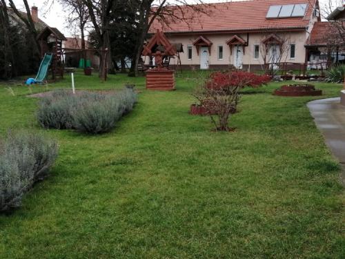 Zahrada ubytování Piroska Vendégház