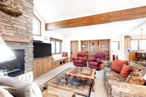 Streamside Lane – Photos 2
