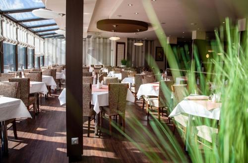 Restoran atau tempat lain untuk makan di Hotel SPA Budowlani