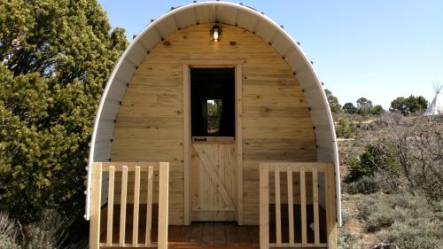 Φωτογραφία από το άλμπουμ του Western Covered Wagon σε Monticello