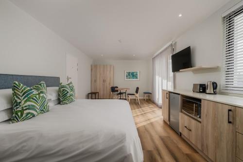 Cucina o angolo cottura di Paxton Luxury Apartments self-catering