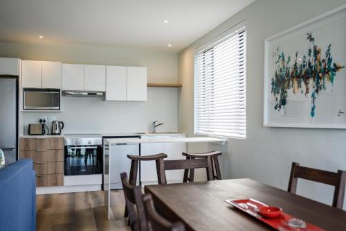 Cucina o angolo cottura di Paxton Luxury Apartments self-catering
