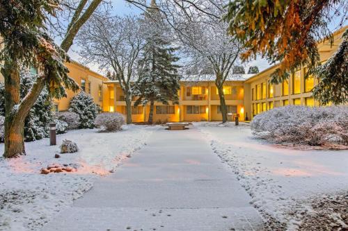 阿普爾頓學院大道拉金塔旅館及套房酒店冬天相片