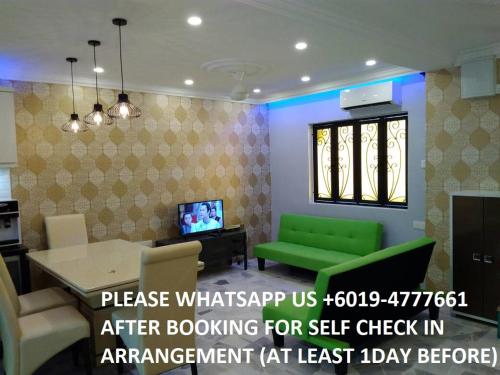 TV a/nebo společenská místnost v ubytování Fastbook Majestic Home 10pax
