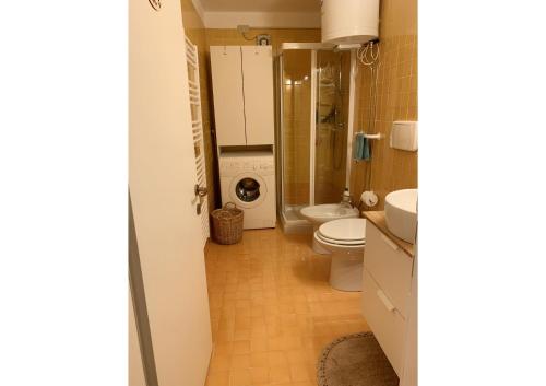 Et badeværelse på Appartamento San Pellegrino