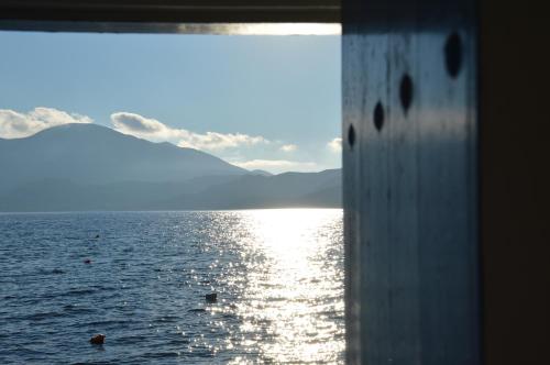Gallery image of Captain's Boathouse, Klima Beach in Klima
