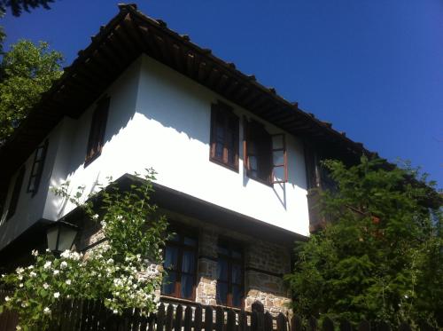 Το κτήριο όπου στεγάζεται  ο ξενώνας
