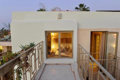 A balcony or terrace at Riad Anjar