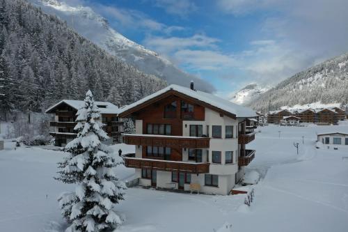 Φωτογραφία από το άλμπουμ του Ferienhaus Antigua σε Saas-Grund