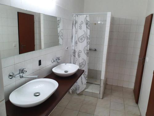 Un baño de Penzion Rafaella