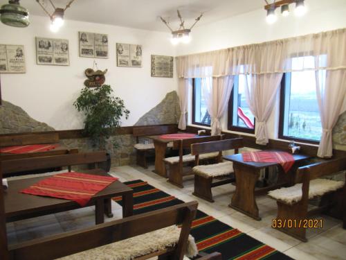 Χώρος καθιστικού στο Guest House Belchin View