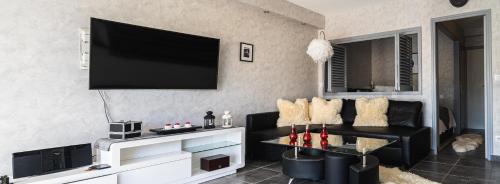 Beach side Helio ground floor apartment with attached garage in the Naturist Village