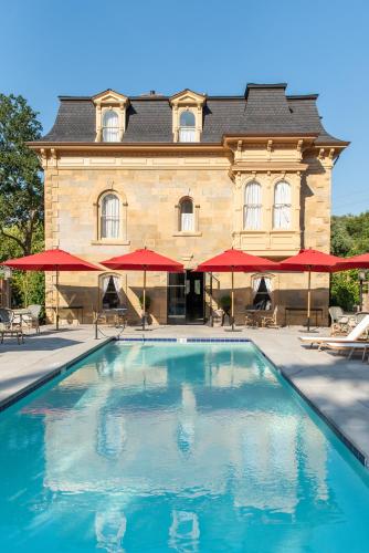 Бассейн в The Francis House или поблизости