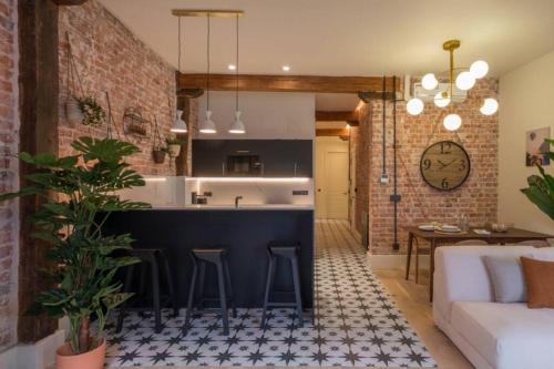 Sanfran 45 AC by Staynnapartments