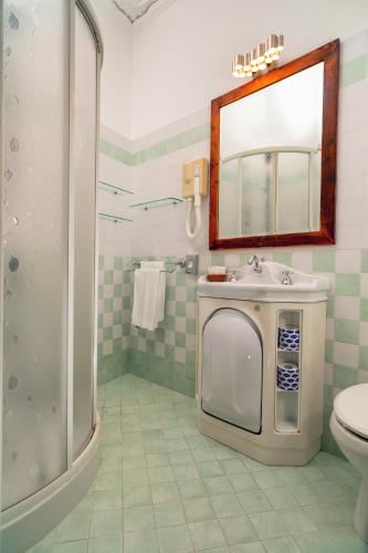 Un baño de Hotel Vello d'Oro