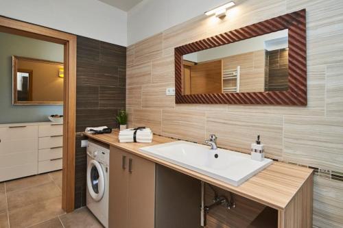 Phòng tắm tại ORANGEHOMES Fantastic 3 bedrooms apartment Dohány street