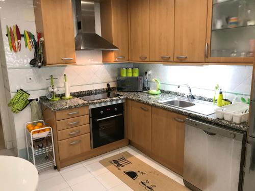 2 Bed Apartment - Sleeps 4 - Pool Patio Garden