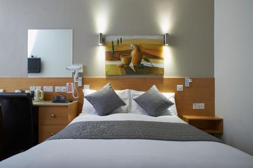 Luna And Simone Hotel Image