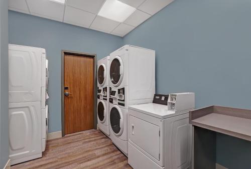 Holiday Inn Express - Kingston West, an IHG Hotel