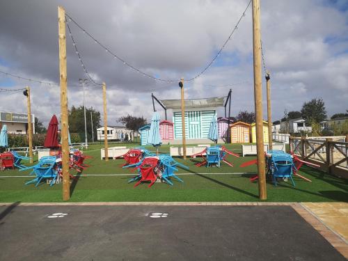 Herní místnost nebo prostor pro děti v ubytování J&A Family Caravan Haven Mablethorpe