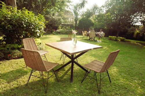 Κήπος έξω από το La Provence Restaurant & Hotel Boutique