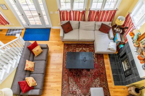Beach Pines Lakeshore Cottage – Photos 3