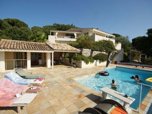 Swimmingpoolen hos eller tæt på Luxury villa with sea view