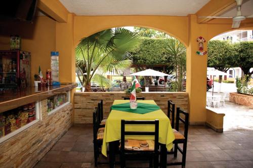Hotel San Carlos Yautepecにあるレストランまたは飲食店