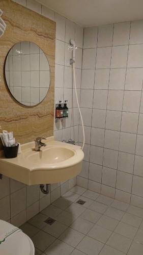 Ένα μπάνιο στο Wan Tai Hotel