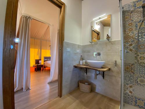 Koupelna v ubytování Glamping Tenuta San Pierino Agriturismo