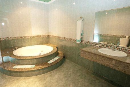 Gallery image of Hotel Holiday in Nigr&aacute;n