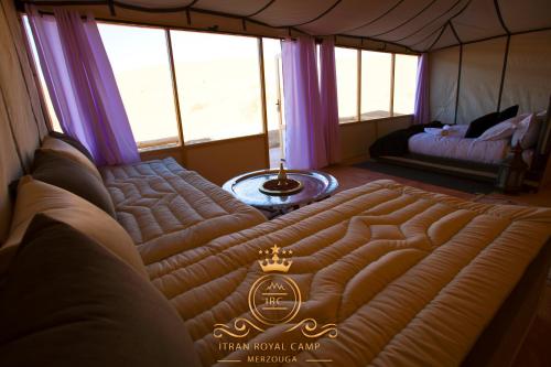Posezení v ubytování ITRAN ROYAL CAMP