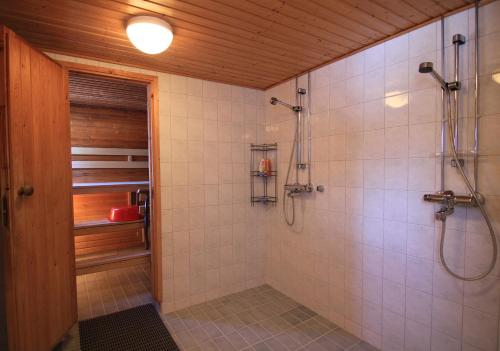 Ένα μπάνιο στο Hostel Sivakka