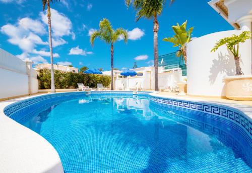 Villa Samoa - Moradia com piscina aquecível e BBQ em Albufeira