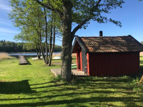 Gallery image of Nice holiday house at horse farm with lake and sauna in Hölö