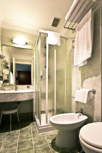 Koupelna v ubytování Gambrinus Hotel