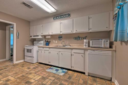 Gallery image of Breezy Gulfport Getaway Less Than 1 Mile to Beach and Casino in Gulfport