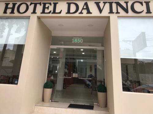 a hotel davis sign on the front of a building at Hotel Davinci in San Bernardo