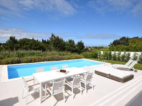 Bazen u ili blizu objekta Comfortable villa with private pool in Nadadouro