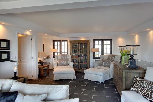 Casa Latino - Oceanfront - Luxury & Charming Villa- Rooftop Jacuzzi by DreamvillasAlbufeira