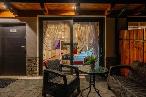 Χώρος καθιστικού στο Apartamenty Wellness & SPA Cztery Pory Roku